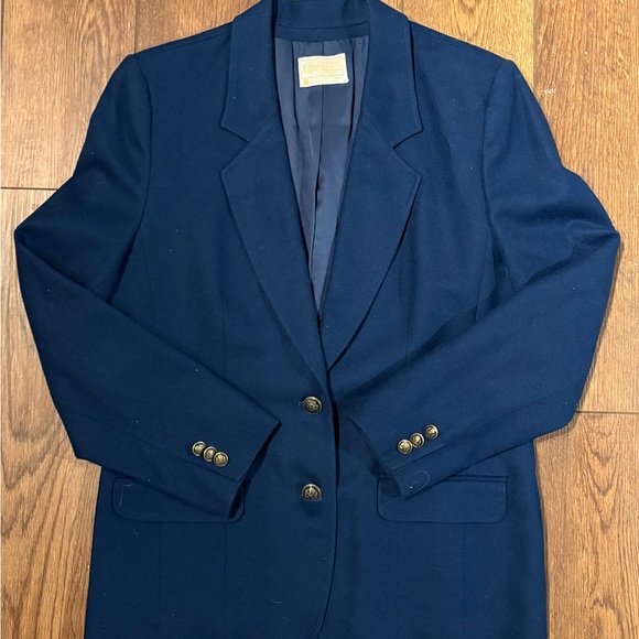 Vintage Pendleton Navy Blue Virgin Wool Blazer with Gold accent Buttons Size 10 - Picture 2 of 7